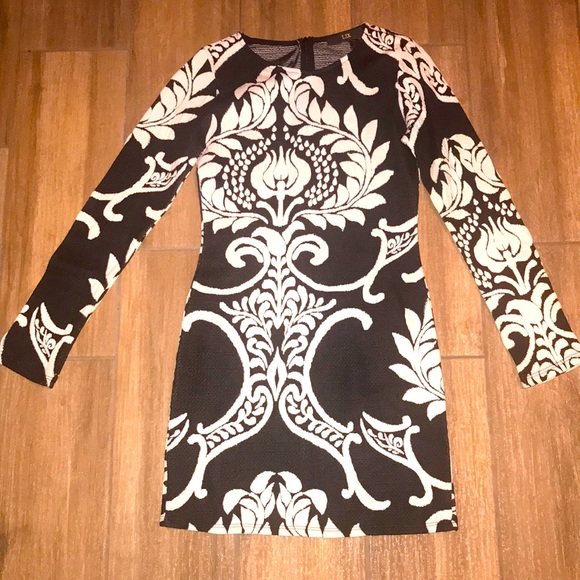 LIX Dresses & Skirts - LIX Blck/White Bodycon Mini Dress.